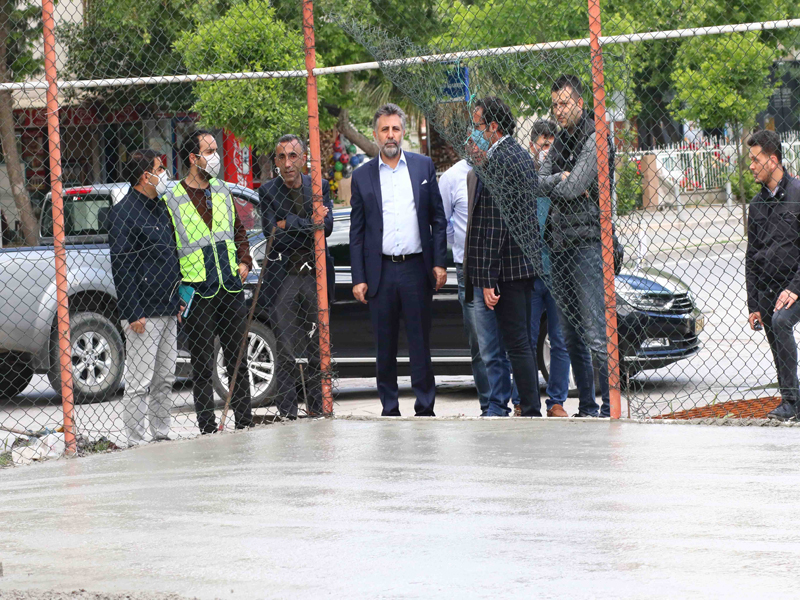 Yenilenen spor alanlarına 904 metreküp beton döküldü